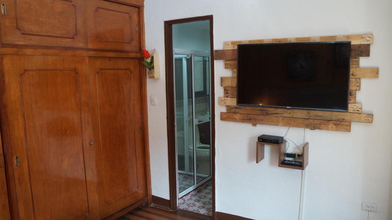 El Jardin De La 10 Otel Medellín Dış mekan fotoğraf