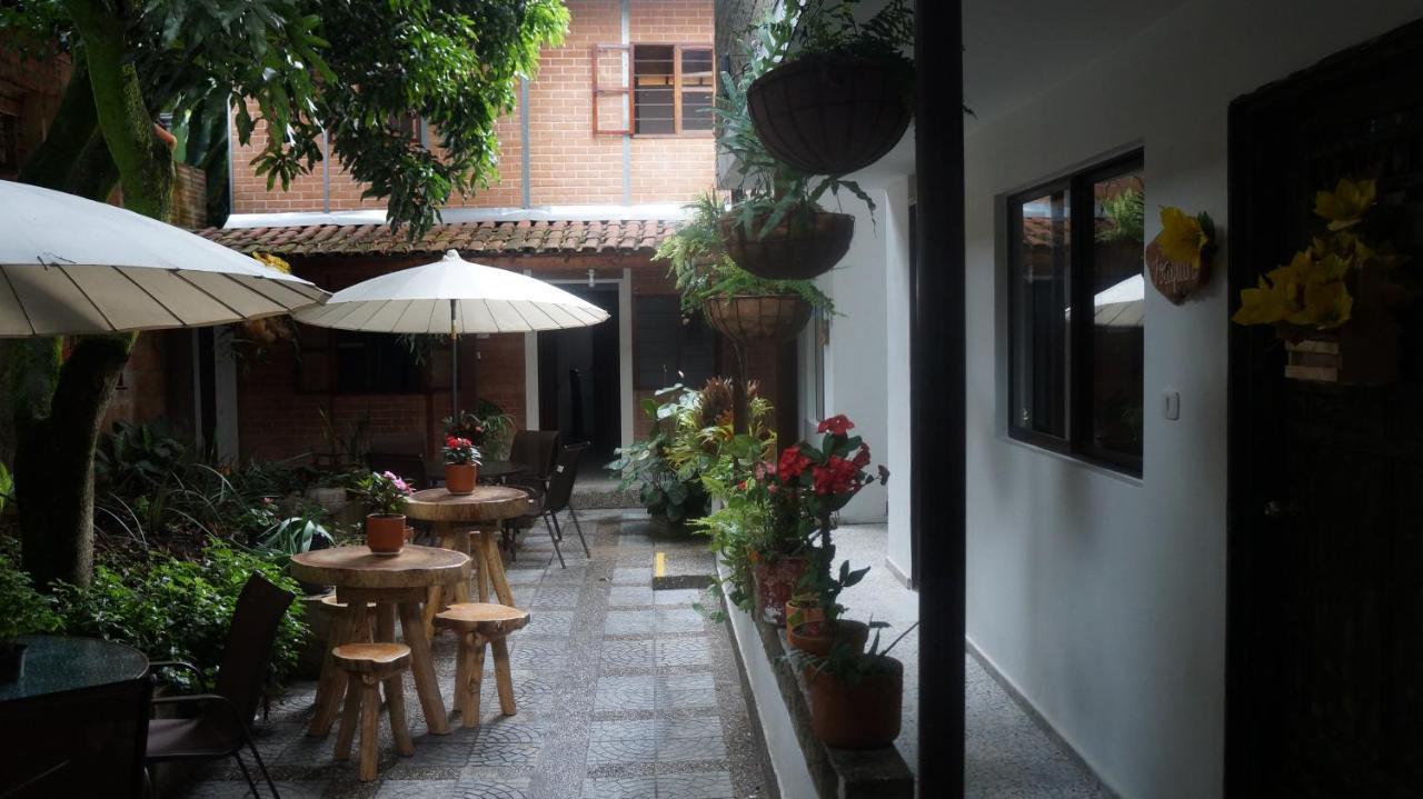 El Jardin De La 10 Otel Medellín Dış mekan fotoğraf